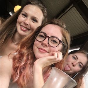 Meet your Posher, Danielle